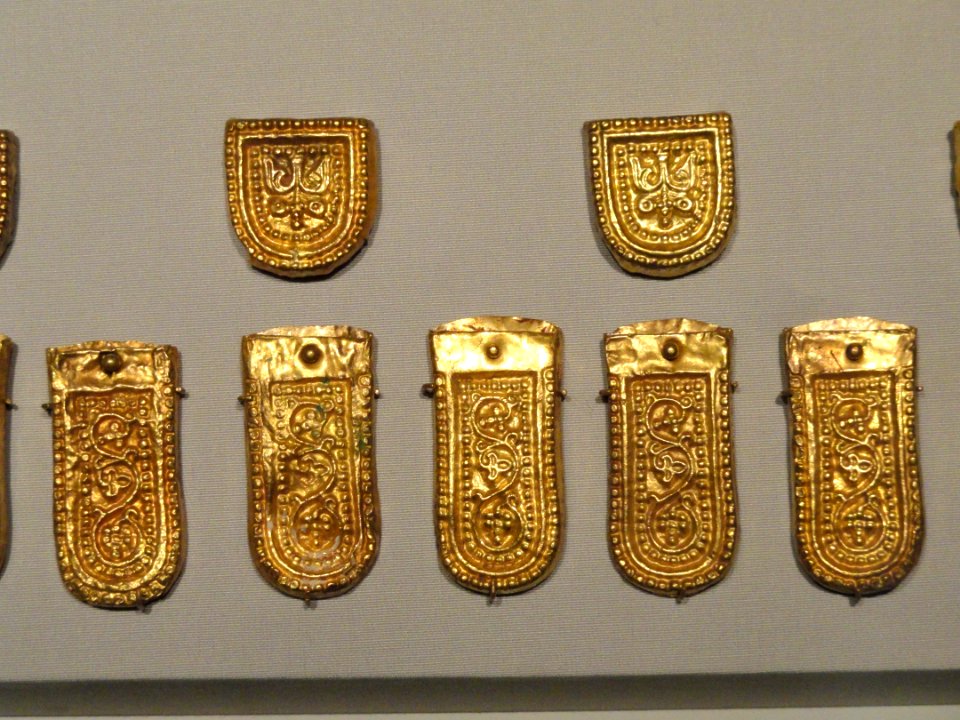 Belt buckle and lappet fittings, view 5, Iran, Sasanian period, 7th century AD, silver and gilt (buckle) and gold - Arthur M. Sackler Gallery - DSC05839