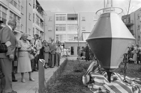 Bejaardentehuizen, openingen, bouwmaterialen, publiek, Juliana (prinses Nederlan, Bestanddeelnr 933-6217