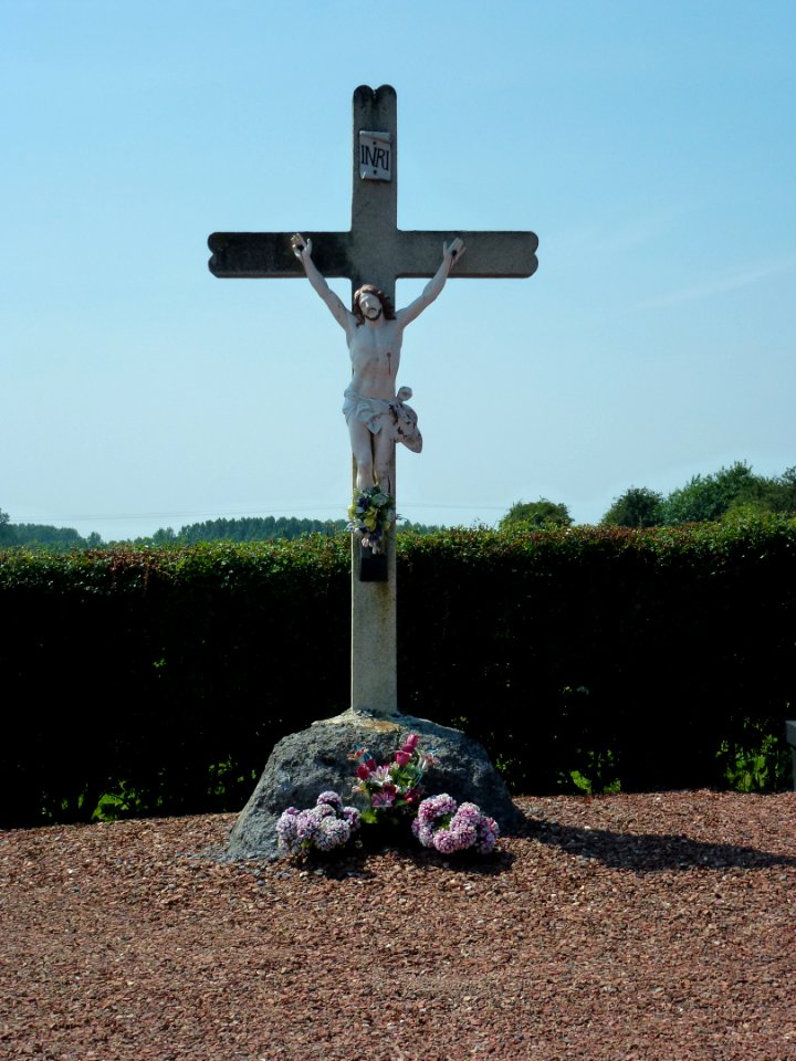 Bellaing (Nord, Fr) croix de cimetière