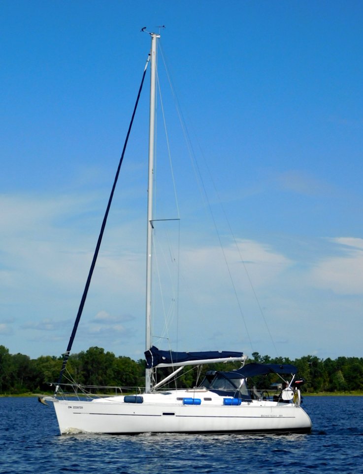 Beneteau 323 sailboat 2619