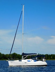 Beneteau 323 sailboat 2619