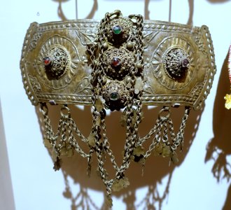 Belt buckle, Sweida, Syria, purchased in 1892, silver, glass - Harvard Semitic Museum - Cambridge, MA - DSC06102