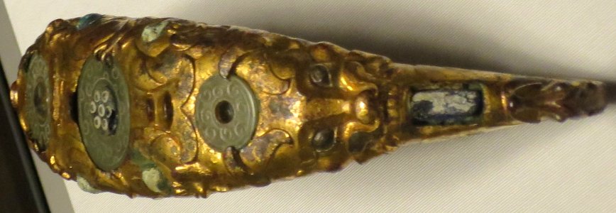 Belt hook with crystal and glass inlays from china, Warring States period