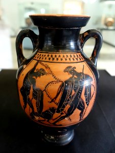 Belly ampora with drunken men leaving a symposium, view 2, Attic, 500-490 BC, L 261 - Martin von Wagner Museum - Würzburg, Germany - DSC05596
