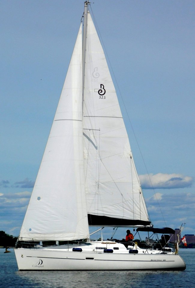 Beneteau 323 sailboat Calopial 2692
