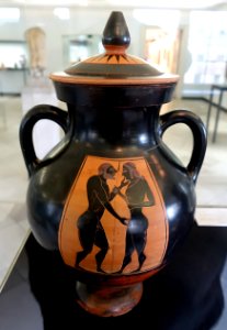 Belly amphora with homoerotic scene, 2 of 2, attributed to the Phrynos Painter, Attic, c. 550 BC, L 241 - Martin von Wagner Museum - Würzburg, Germany - DSC05595