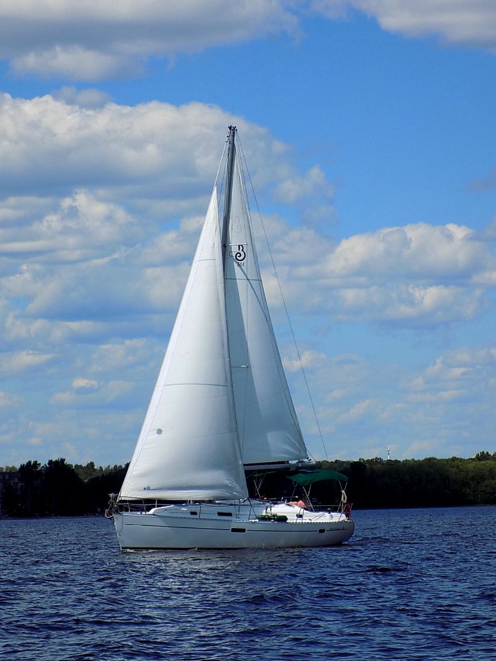 Beneteau 361 sailboat 3336