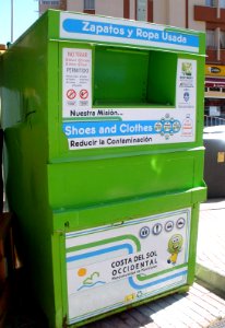 Benalmádena - Contenedores de reciclaje en Arroyo de la Miel 2