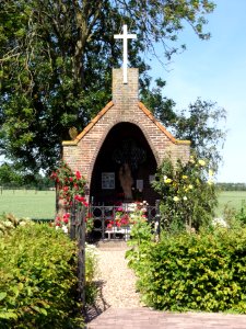 Bemmel (Lingewaard), gedachteniskapel op de heuvel
