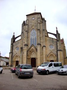 Belmont-de-la-Loire (Loire, Fr) église, façade