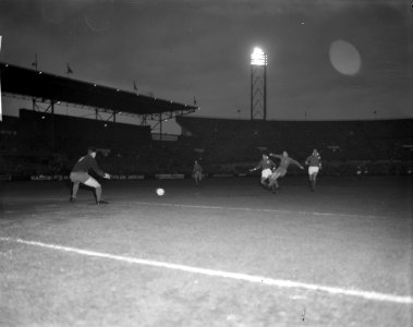 Benfica tegen Real Madrid (Finale Europacup I te Amsterdam) 5-3 eerste doelpunt , Bestanddeelnr 913-8512