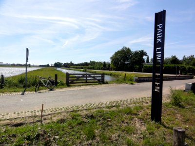 Bemmel (Lingewaard) park Lingezegen, de Linge en fietspaden photo