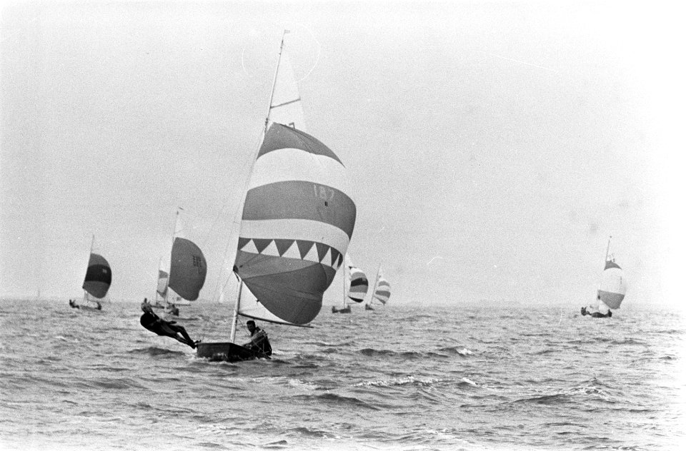Ben Verhagen in actie in zijn Flying Dutchman, Bestanddeelnr 922-6734