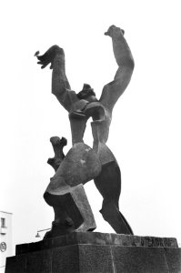 Beeld van Zadkine te Rotterdam (stad zonder hart), Bestanddeelnr 920-7141