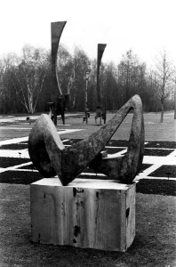Beelden op het Keukenhof Een Zwitsers beeld van A Ramseyer uit Neuchatel Refl, Bestanddeelnr 915-0205