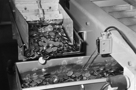 Beelden van het vervaardigen van geld in de Rijksmunt in Utrecht, Bestanddeelnr 931-9562
