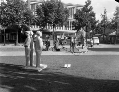 Beeldengroepen in straten van Emmen, Bestanddeelnr 905-9889
