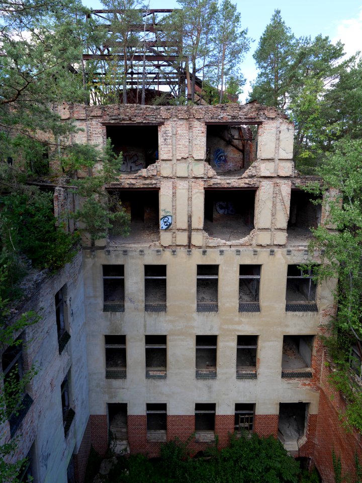 Beelitz-Heilstaetten.Alpen-Haus.Ostfassade