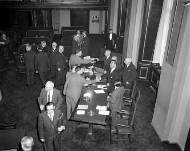 Begroting defensie Eerste Kamer ( Minister Visser word gefeliciteerd), Bestanddeelnr 913-9263