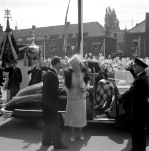 Begroeting van Prinses Juliana door de Burgemeester, Bestanddeelnr 902-7121