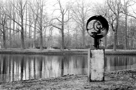 Beelden op het Keukenhof Constructie van de Amsterdammer A volten, Bestanddeelnr 915-0211