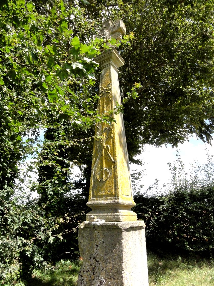 Behonne (Meuse) Croix de chemin A