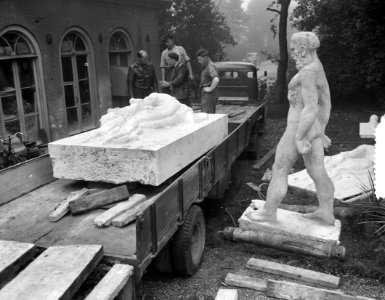 Beelden van Rädecker voor het Nationaal Monument, Bestanddeelnr 907-3834