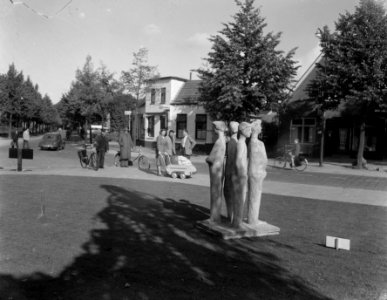 Beeldengroepen in straten van Emmen, Bestanddeelnr 905-9890