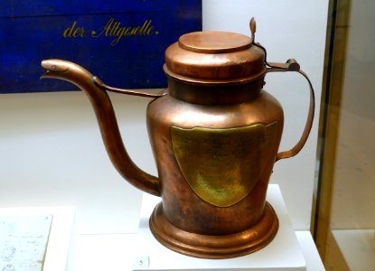 Beer pitcher (bierkanne), used by the Brotherhood of Roofers, Helmstedt, 1836 AD, copper, tin, brass - Braunschweigisches Landesmuseum - DSC04772