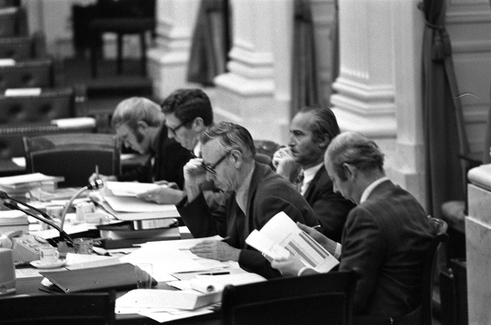 Behandeling Defensienota Tweede Kamer nr 11, 12 Van de Spek PSP) interrumpeer, Bestanddeelnr 927-4755
