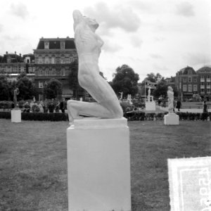 Beeldentenstoonstelling op het Frederiksplein te Amsterdam, Bestanddeelnr 904-5950