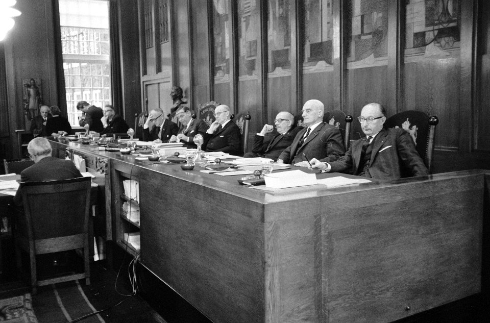 Begroting 62 in de Amsterdamse gemeenteraad College van B&W Van t Hull , Stei, Bestanddeelnr 913-2833