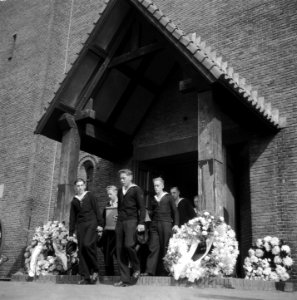 Begrafenis Adelborst-vlieger Meulenberg Marvo Utrecht, Bestanddeelnr 902-9434