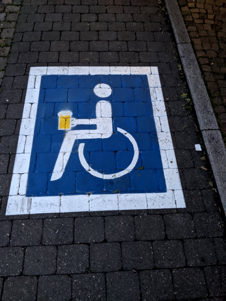 Behindertenparkplatz in der Ammergasse in Tübingen