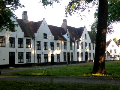 Begijnhof Brugge Binnenplein Westkant 2