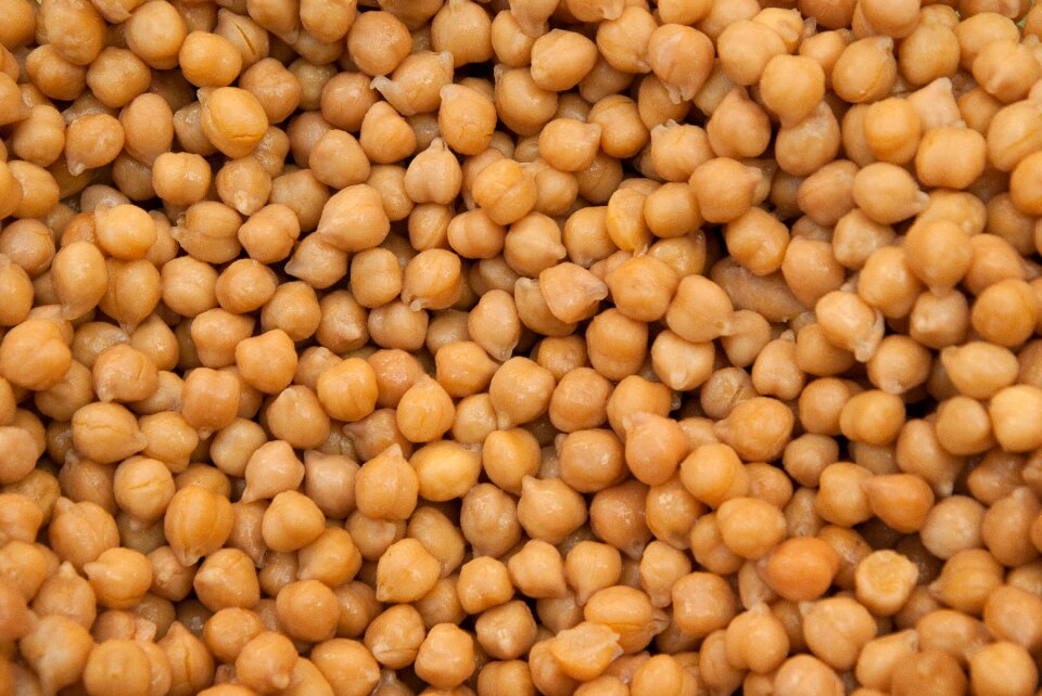 Chickpeas legume market