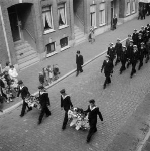 Begrafenis Adelborst-vlieger Meulenberg, Bestanddeelnr 902-9441
