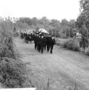 Begrafenis Chris Berger , spelers DWS aan de groeve, Bestanddeelnr 918-1918