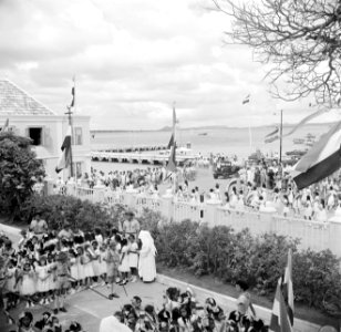 Begroeting van koningin Juliana op Bonaire, Bestanddeelnr 252-3821