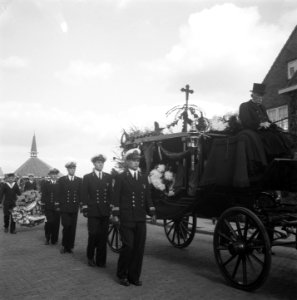 Begrafenis Adelborst-vlieger Meulenberg, Bestanddeelnr 902-9440