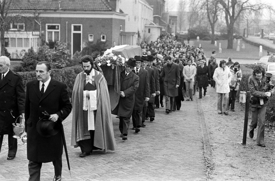 Begrafenis Abedy, die kort na gijzelingsaktie in Amsterdam uit het raam sprong , Bestanddeelnr 928-3214