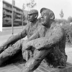 Beeldje van Bayens, schaftende arbeiders, Bestanddeelnr 917-0020