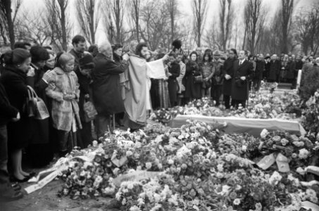 Begrafenis Abedy, die kort na gijzelingsaktie in Amsterdam uit het raam sprong , Bestanddeelnr 928-3213