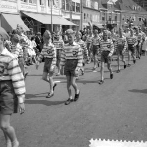 Begin van vierdaagse in Nijmegen, Bestanddeelnr 910-5413