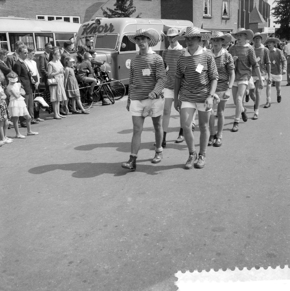 Begin van vierdaagse in Nijmegen, Bestanddeelnr 910-5409