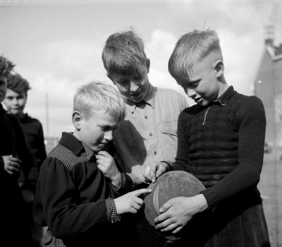 Begin schoolvoetbalcompetitie, Bestanddeelnr 905-0348