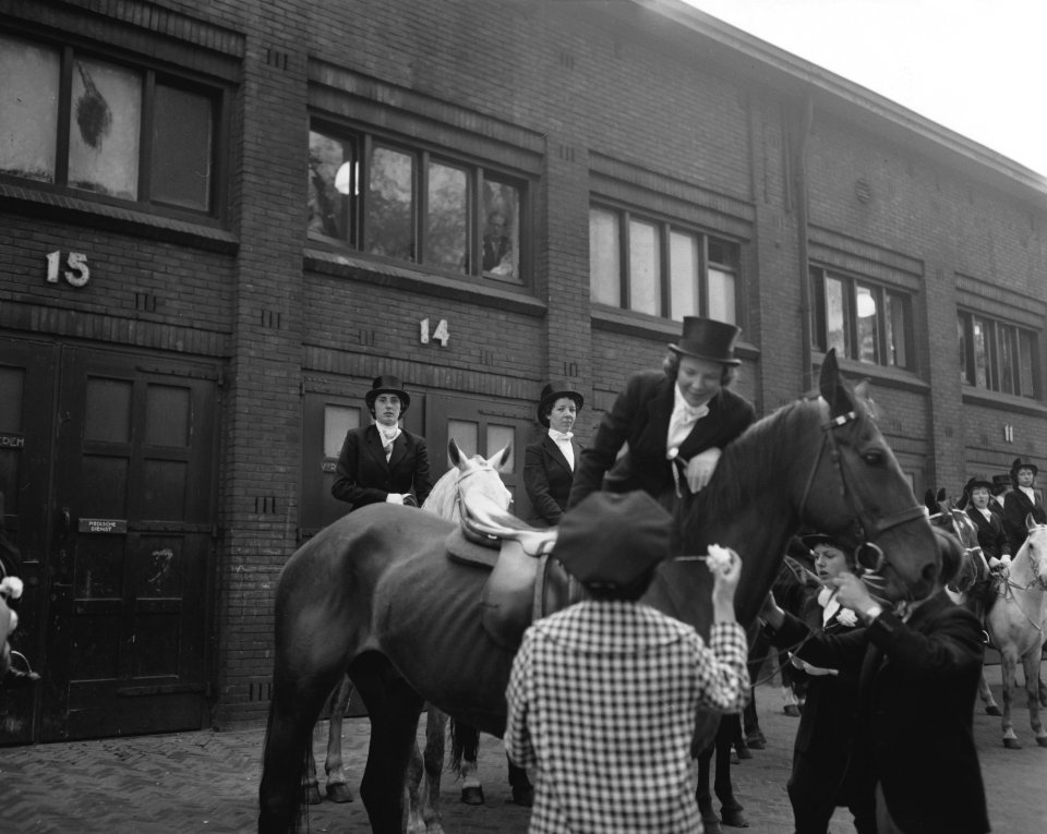Begin in Utrecht van het twaalfde lustrum van de Vrouwelijke Studenten Verenigin, Bestanddeelnr 910-3122