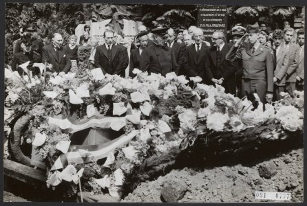 Begrafenissen, Jungschlaeger,L, Jung,J, Bestanddeelnr 091-0777