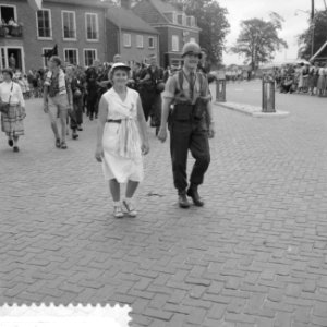 Begin van vierdaagse in Nijmegen, Bestanddeelnr 910-5425