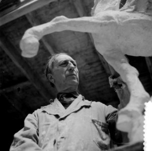 Beeldhouwer Albert Termote 30 maart 70 jaar, Bestanddeelnr 908-4258